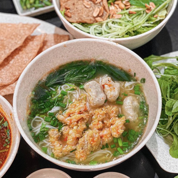 Bún rạm Phù Mỹ ở TP.HCM: 3 lần đổi mặt bằng, khách xứ Nẫu vẫn tìm vào hẻm