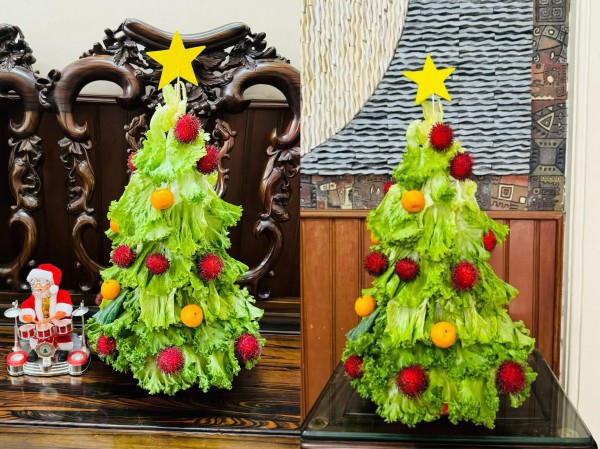 Cây thông Noel vừa trang trí vừa ăn được gây sốt mạng mùa Giáng sinh