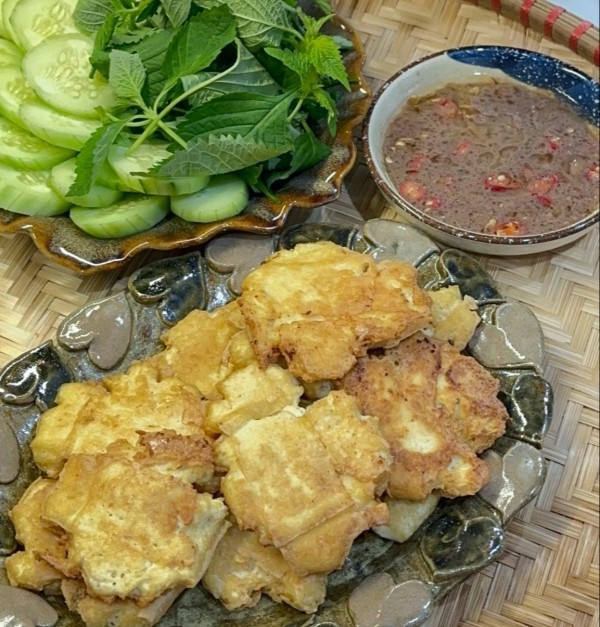 Chiên đậu phụ ấn bẹp được nhiều chị em thử: Vỏ giòn rụm, ruột mềm béo