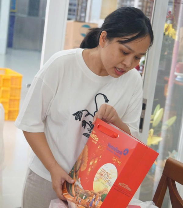 Cô gái Mỹ Tho kế nghiệp cha với Cô gái Mỹ Tho kế nghiệp cha với