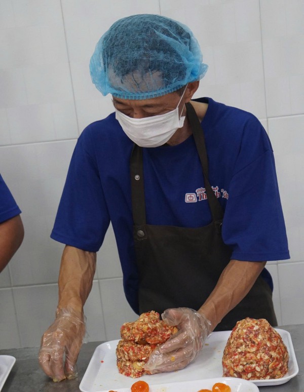 Cô gái Mỹ Tho kế nghiệp cha với Cô gái Mỹ Tho kế nghiệp cha với