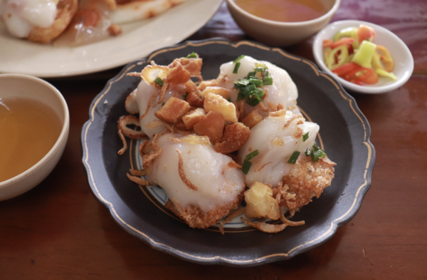 Gây bão mạng quốc tế, bánh ram ít Huế thành món 
