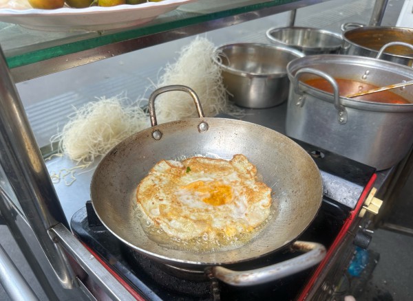 Hẻm ăn vặt 76 Hai Bà Trưng ở trung tâm TP.HCM đóng cửa: Tiếc nuối kỷ niệm xưa