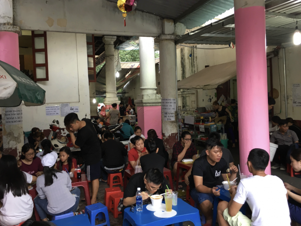 Hẻm ăn vặt 76 Hai Bà Trưng ở trung tâm TP.HCM đóng cửa: Tiếc nuối kỷ niệm xưa