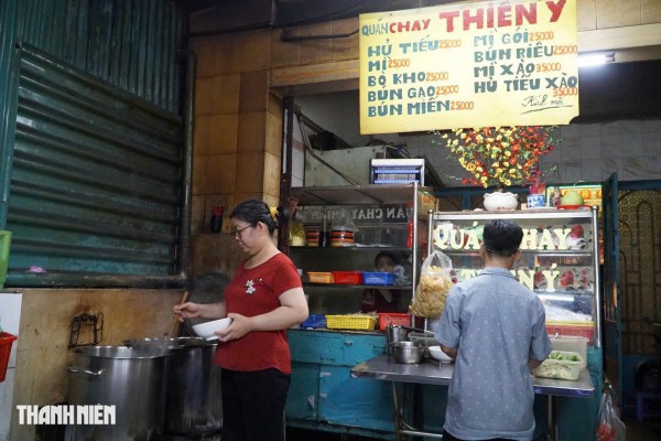 Hẻm món chay Xóm Giá ở TP.HCM: Từ hơn 20 quán nay chỉ còn vài tiệm đỏ lửa
