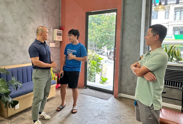 Học sinh mang điểm thi... đi ăn nem nướng, có người được giảm hơn 90% ở TP.HCM