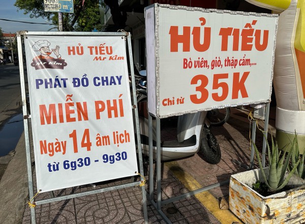 Hôm nay 14 âm lịch, nhiều quán ở TP.HCM tặng cơm chay miễn phí mùa Phật đản Hôm nay 14 âm lịch, nhiều quán ở TP.HCM tặng cơm chay miễn phí mùa Phật đản