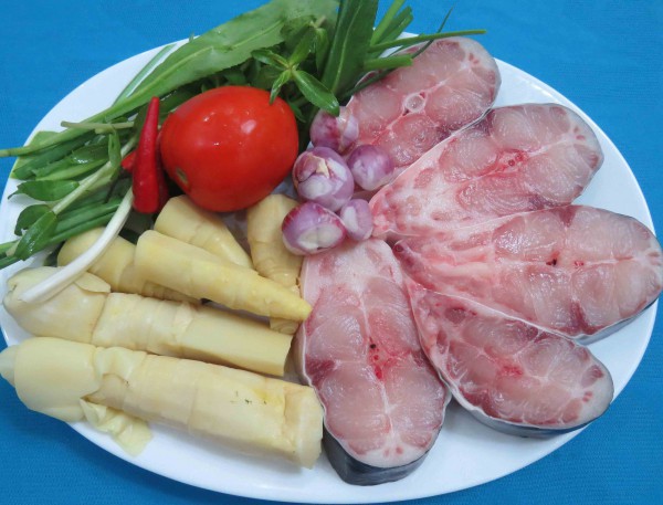 Hương vị quê hương: Cá tra um măng le muối chua