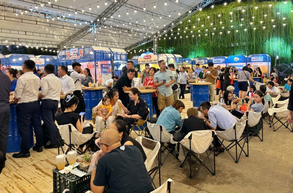 Khai mạc lễ hội ẩm thực cua Cà Mau ở TP.HCM: Ùn ùn thực khách tìm đến
