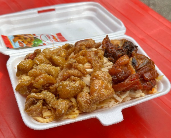 Kỳ lạ cơm gà 