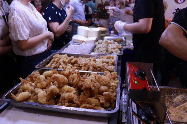 Lễ hội ẩm thực Chợ Lớn: Đông nghẹt khách ngày cuối tuần