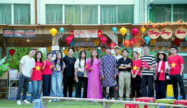 Lễ hội ẩm thực Việt Nam: Người Việt nấu phở đãi người Nhật tại Osaka Lễ hội ẩm thực Việt Nam: Người Việt nấu phở đãi người Nhật tại Osaka