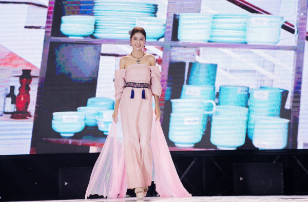 Lễ hội ẩm thực chay 2025: Hoa hậu Nguyễn Thanh Hà lan tỏa thông điệp sống xanh