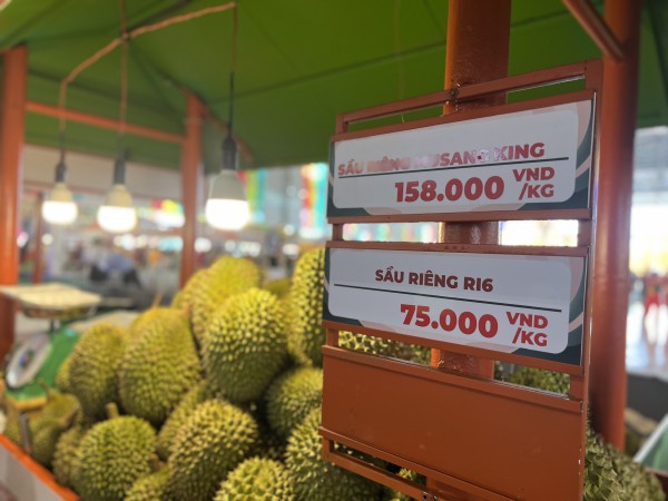 Lễ hội trái cây Nam bộ 2026 khai mạc: Suối Tiên nườm nượp khách; sầu riêng lên ngôi