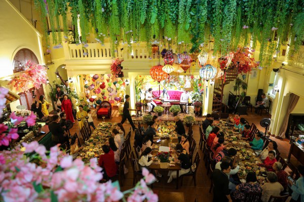 Mâm cỗ tết 3 miền trình làng tại TP.HCM: Thực khách hào hứng ăn tết sớm