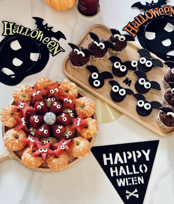 Mẹ 3 con tự làm mâm cỗ Halloween, dân mạng ngạc nhiên, khen hết lời