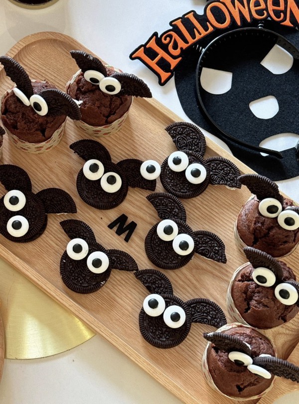 Mẹ 3 con tự làm mâm cỗ Halloween, dân mạng ngạc nhiên, khen hết lời