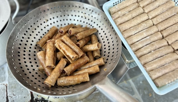 Món cháo... lạ, chỉ bán vài giờ mỗi sáng: Khách đến trễ hết phần