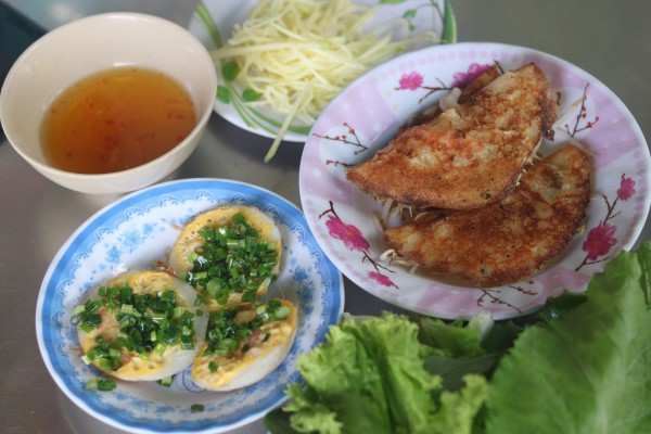 Món ngon Q.Phú Nhuận, TP.HCM: Mê mẩn bánh xèo, bánh căn Phan Rang 3 loại nước chấm