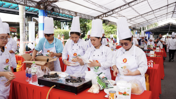 Ngày đầu lễ hội ẩm thực chay ở TP.HCM: Hấp dẫn hàng trăm món 