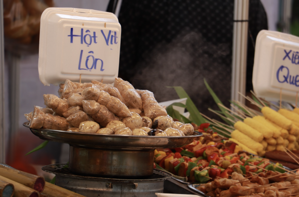 Ngày đầu lễ hội ẩm thực chay ở TP.HCM: Hấp dẫn hàng trăm món 