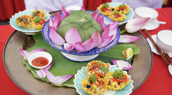 Ngày đầu lễ hội ẩm thực chay ở TP.HCM: Hấp dẫn hàng trăm món 