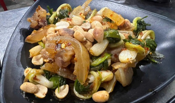 Ngoài bún bò, người từng sống ở Huế còn nhớ da diết món gân kiệu