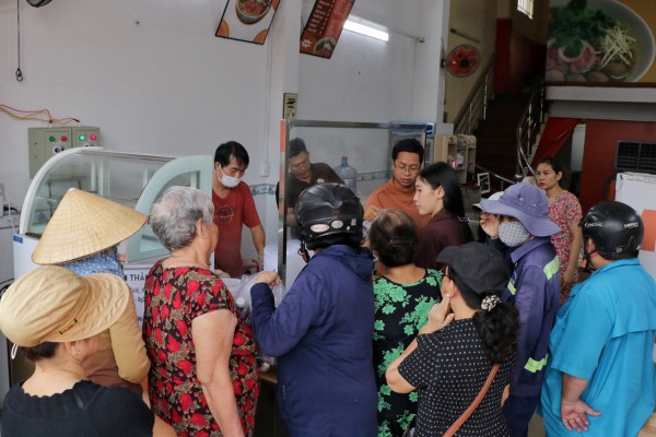 Nhận cơm chay miễn phí ở TP.HCM dịp lễ Phật đản: Nhận cơm chay miễn phí ở TP.HCM dịp lễ Phật đản: