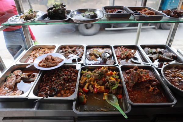 Nhiều quán ăn giữ giá cơm 35.000 đồng ở TP.HCM: 