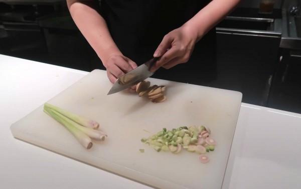 Pha cocktail với tỏi Lý Sơn, muối Sa Huỳnh: Hành trình 