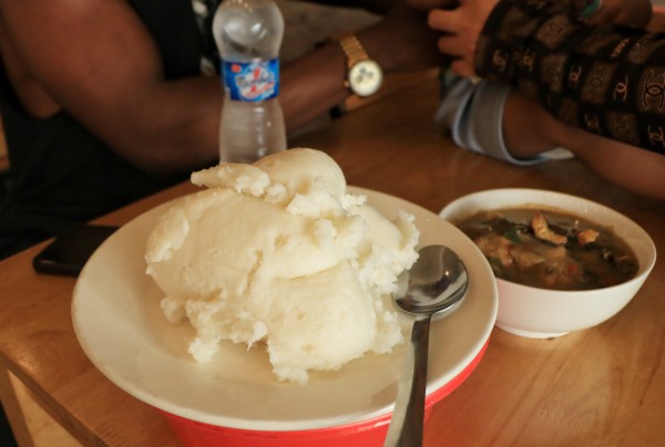 Quán ăn bán món Nigeria ở TP.HCM, khách châu Phi 