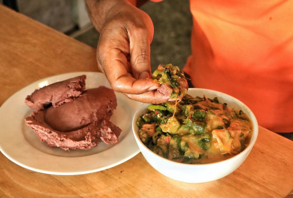 Quán ăn bán món Nigeria ở TP.HCM, khách châu Phi 