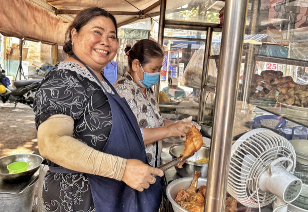 Quán ăn bình dân nổi tiếng The Lunch Lady sau biến cố gia đình: Giờ ra sao?