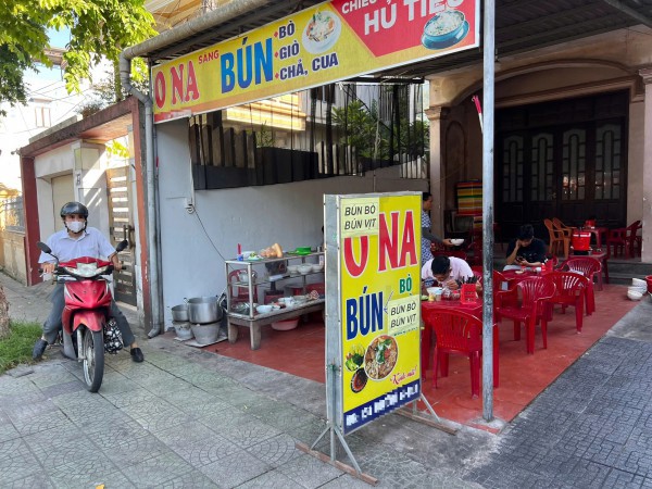 Quán bún bò Huế sửa bảng hiệu, đổi món: Vì sao giò chả bỗng Quán bún bò Huế sửa bảng hiệu, đổi món: Vì sao giò chả bỗng