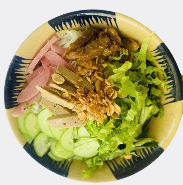 Quán bún cua thối Gia Lai hiếm có ở TP.HCM: 
