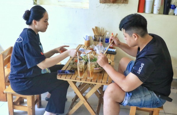 Quán bún cua thối Gia Lai hiếm có ở TP.HCM: 
