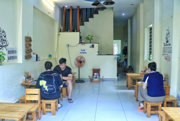 Quán bún cua thối Gia Lai hiếm có ở TP.HCM: 