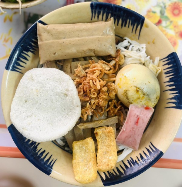 Quán bún cua thối Gia Lai hiếm có ở TP.HCM: 