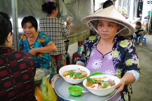 Quán bún mắm trong chợ Quán bún mắm trong chợ