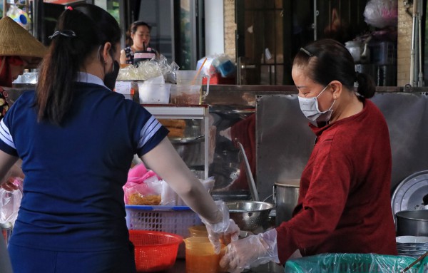 Quán bún riêu bình dân được Michelin gọi tên: Chủ quán từng 