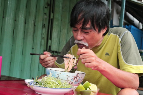 Quán bún suông ở TP.HCM truyền 3 đời: Con dâu kế thừa mẹ chồng, bán trong 3 tiếng Quán bún suông ở TP.HCM truyền 3 đời: Con dâu kế thừa mẹ chồng, bán trong 3 tiếng
