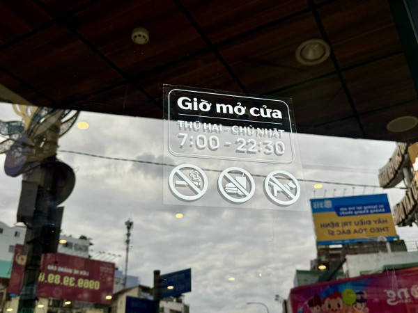 Quán cà phê ở TP.HCM cấm hút thuốc: Khách vi phạm, xử trí thế nào?