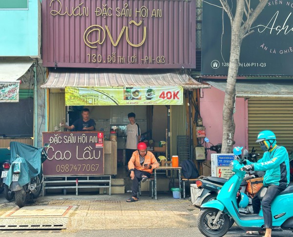 Quán cao lầu Hội An lạ nhất TP.HCM: Chủ quán bán một mình, hết vài chục tô là nghỉ