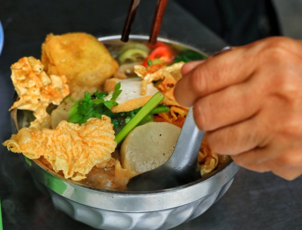 Quán chay gần chùa Vĩnh Nghiêm tồn tại gần nửa thế kỷ: Ông chủ... lạ đời