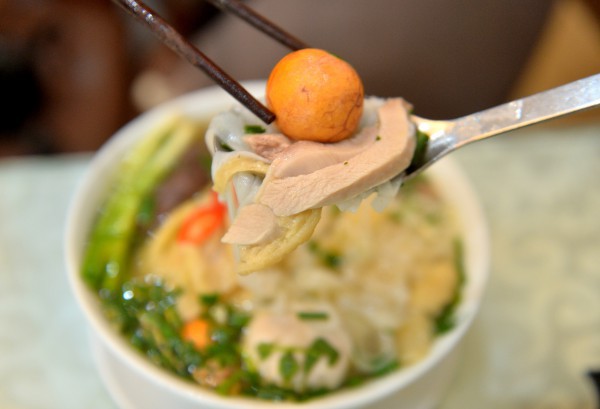 Quán phở gà 