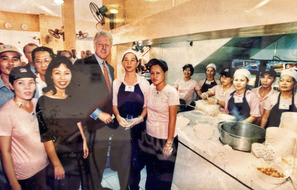 Quán phở ngay trung tâm TP.HCM từng đón Tổng thống Mỹ Bill Clinton, giờ ra sao?