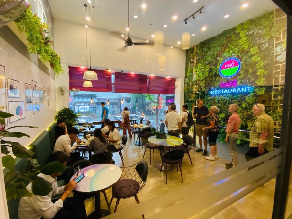 Quán phở ngay trung tâm TP.HCM từng đón Tổng thống Mỹ Bill Clinton, giờ ra sao?