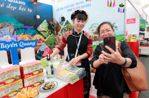 TP.HCM mở tuần lễ đặc sản vùng miền, khuyến mại lớn để người dân sắm Tết sớm