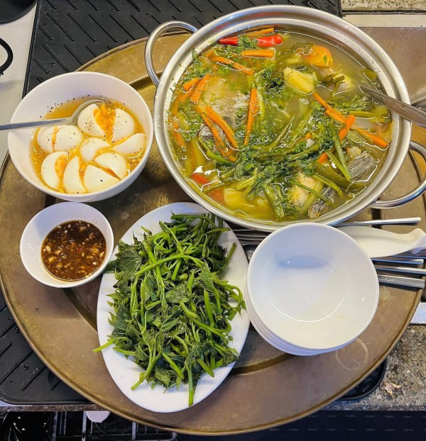 Thực đơn ngày mưa giản dị mà ấm cúng, ai thấy cũng muốn về nhà ăn cơm