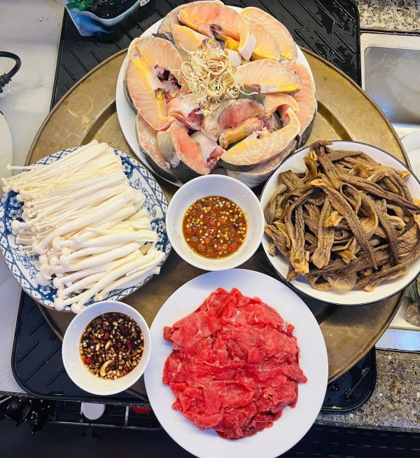 Thực đơn ngày mưa giản dị mà ấm cúng, ai thấy cũng muốn về nhà ăn cơm